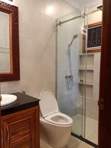Spacious Villa 5 Bedrooms For Rent in Bassac Garden City