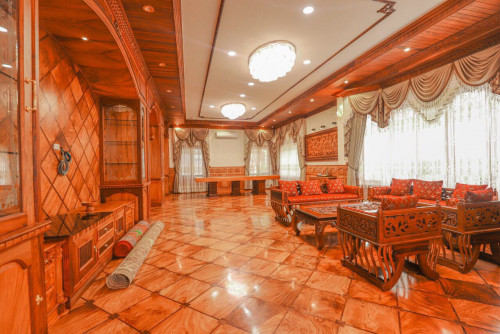 Spacious Villa 5 Bedrooms For Rent in Bassac Garden City