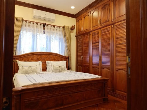 Spacious Villa 5 Bedrooms For Rent in Bassac Garden City
