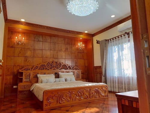 Spacious Villa 5 Bedrooms For Rent in Bassac Garden City