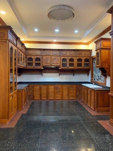 Spacious Villa 5 Bedrooms For Rent in Bassac Garden City