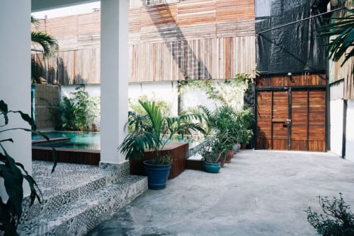 Villa 5 Bedrooms For Rent in Doun Penh With Swimming Pool