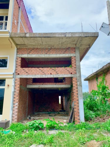 ផ្ទះល្វែងលក់បន្ទាន់ ក្នុងក្រុងកំពង់ឆ្នាំង