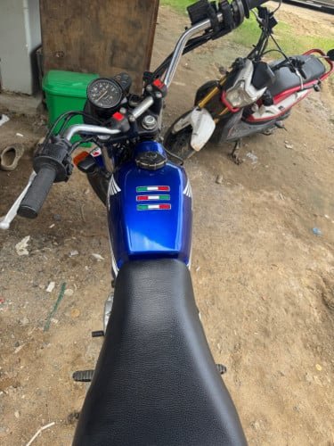 ម៉ូតូប្រើប្រាស់ផ្ទាល់