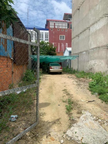 ដីជួលជិតផ្សារធំតាកែវ