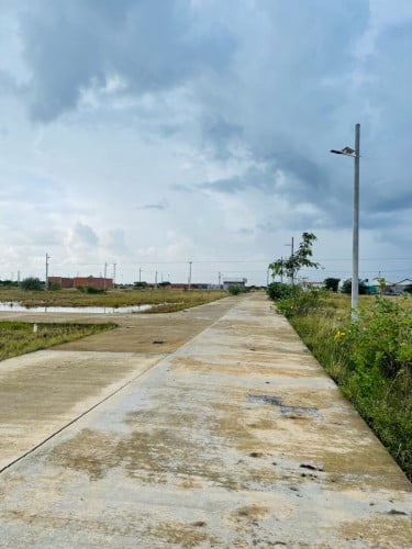 ដីលក់ ២ឡូត៍