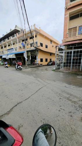 ផ្ទះល្វែងលក់