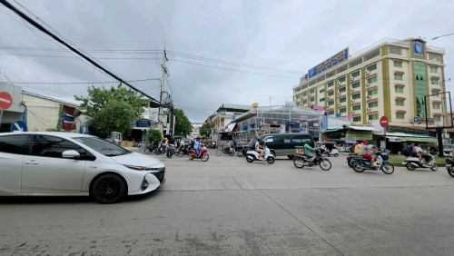ផ្ទះល្វែងលក់