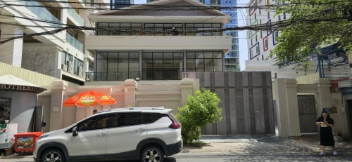 ដីនិងផ្ទះលក់បន្ទាន់ បឹងកេងកង1 Land for Sale with Special Price in BKK1