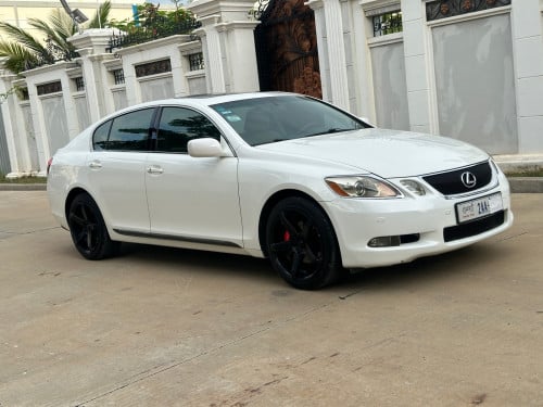 ឡានថ្មីលះលំដាប់មេឡាន បងប្អូន លេងយ៉ាន់វង់ 18 ហើយសំបកថ្មី 4 គ្រាប់