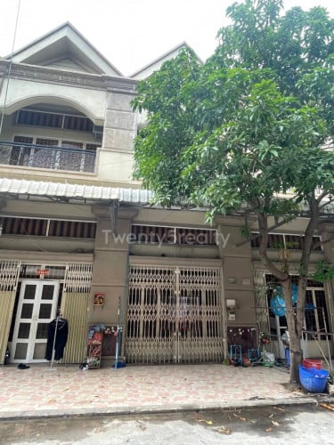 ផ្ទះជួលក្បែរផ្សារដីហុយ ល្អសម្រាប់រស់នៅ | For Rent