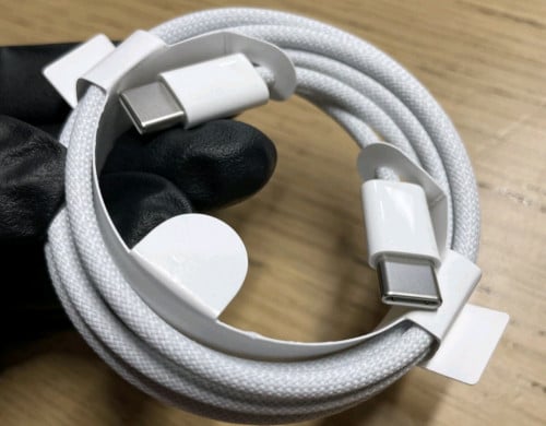 ខ្សែសាក iPhone 15 Pro Max Original 100%