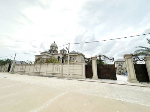 ភូមិគ្រឹះសម្រាប់លក់ នៅផ្លូវកប់ស្រូវ | Villa for sale at Kob Srov Street