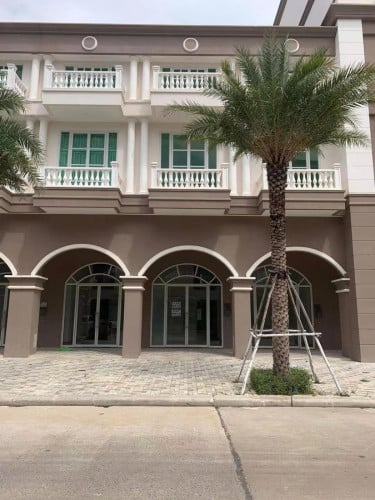 Shop houses for rent at high way 6