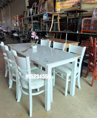 ឈុត​តុ​បាយ​