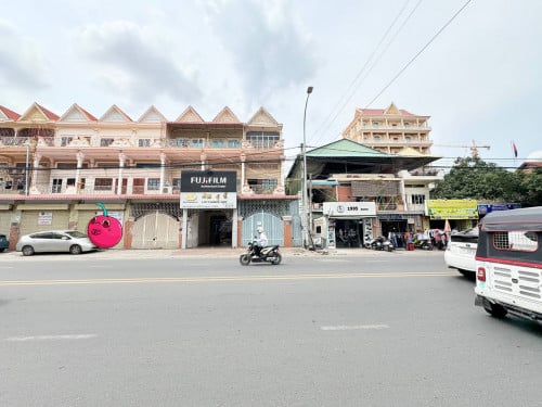 ផ្ទះសម្រាប់ជួល  បឹងកក់២ ខណ្ឌទួលគោក - House For Rent