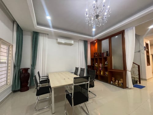 វីឡាភ្លោះសម្រាប់ជួល ជិត​អេអន២  -R224