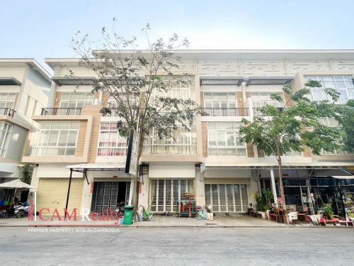 4 Bedrooms Shophouse For Rent In Peng Huoth Beoung Snor