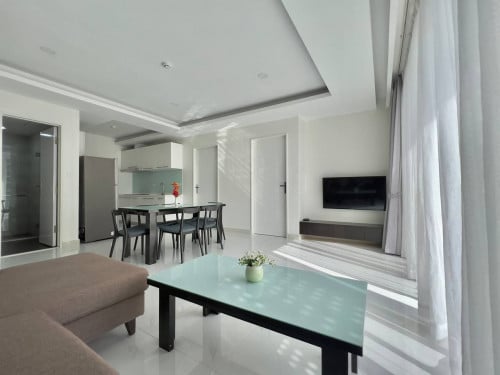 Spacious and Nice 2 Bedrooms For Rent in bkk1