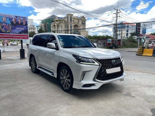 Lexus Lx570 2016 super sport Full options ថ្នាំស្សុីុន១ជុំ