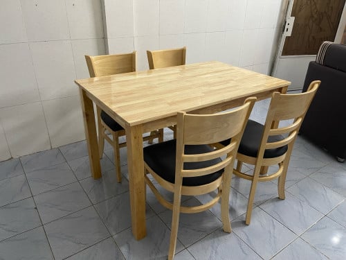 ឈុតតុកៅផ្ទះបានសម្រាប់អង្គុយញុាំបាយ