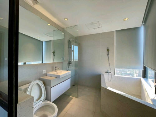 Available Now 3Bedroom For Rent In Time Square 3