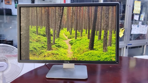 Monitor Dell 23 inch FHD IPS ( DP / DVI / VGA) នៅស្អាត រូបភាពច្បាស់ល្អ