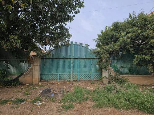 ដីសម្រាប់ជួល