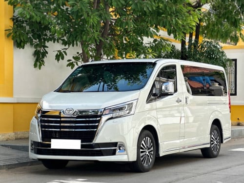 神州车行2023年3.5L格兰威亚v6出售，安全行驶21600公里