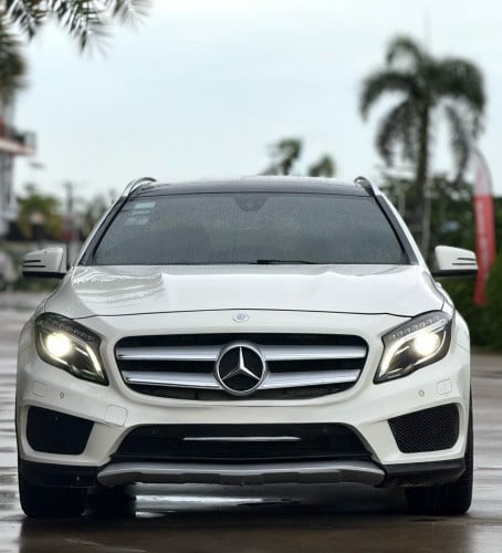 Mercedes GLA180 AMG 2016 full ថ្នាំសុីនមួយជុំ តម្លៃដើម28500$ ចុះនៅតែ25500$