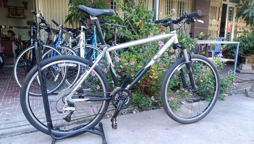 កង់មួយទឹកជប៉ុន តួអាលុយ