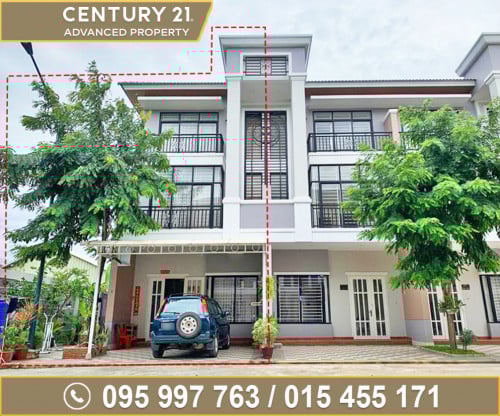 វីឡាកូនកាត់ ខាង (LA) ក្នុងបុរី វិចតូរី (គគីរ) នៅជិតផ្លូវជាតិលេខ1​ ត្រូវការលក់បន្ទាន់ខ្លាំង