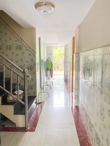 ផ្ទះអាជីវកម្ម២ល្វែងជាប់គ្នាលើផ្លូវជាតិលេខ៤_លក់បន្ទាន់