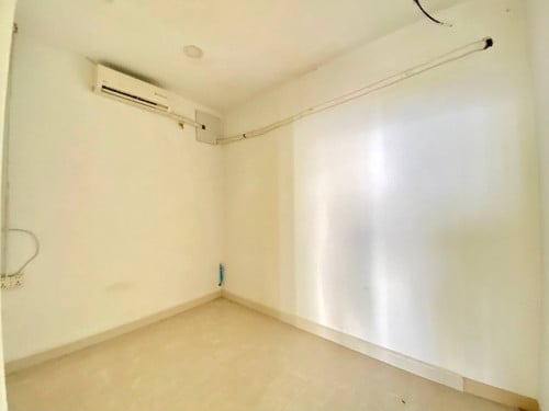 Spacious Shophouse for Rent in Daun Penh