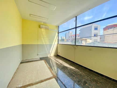 Spacious Shophouse for Rent in Daun Penh