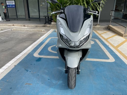 PCX 2021 កំលាំងម៉ាសុីន125Cc ប្រាំងគៀបមុខក្រោយABS ប្រព័ន្ធទប់លំនឹង​ កំដៅដៃ​ #តម្លៃសមរម្យ