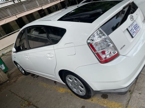 Prius 09 អាគុយ​តែ​មបី​