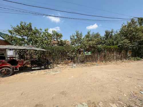 ជួលនិងលក់​