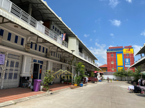 ផ្ទះលក់ ទីតាំងក្នុងសំណង់ឡេងឈុន ជិតសាលាសង្កាត់ព្រៃស