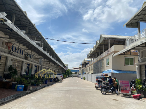ផ្ទះលក់ ទីតាំងក្នុងសំណង់ឡេងឈុន ជិតសាលាសង្កាត់ព្រៃស