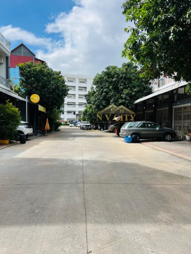 ផ្ទះលក់ ក្នុងបុរីពិភពថ្មី ចំការដូង១