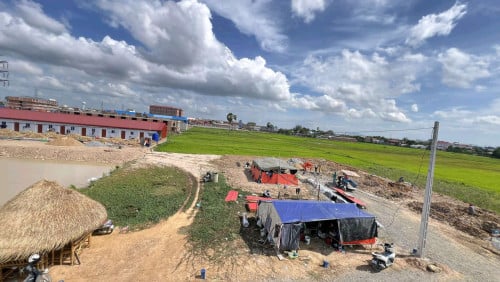 ជាប់តំបន់សេដ្ឋកិច្ចពិសេស កំបូល ភ្នំពេញ 0965678378