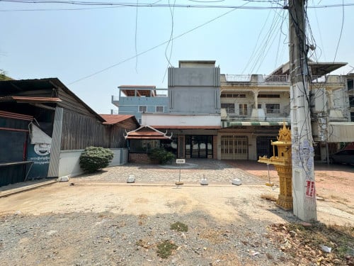 ផ្ទះលក់​​ ឬស្សីកែវ​ ផ្លូវជាតិលេខ5