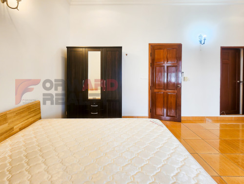 🏡5 Bedrooms Villa for Rent-Phsar Doem Tkhov Area