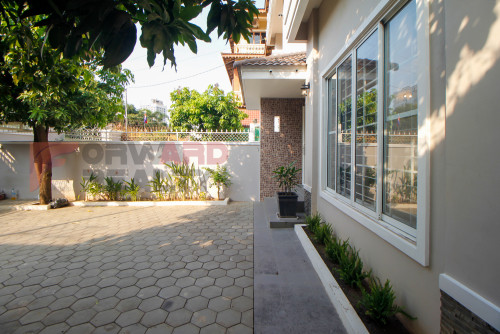 🏡5 Bedrooms Villa for Rent-Phsar Doem Tkhov Area