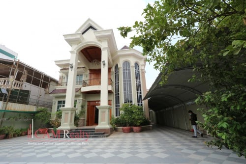 8 Bedroom Villa For Rent in Sangkat Boeng Salang (Street 271)