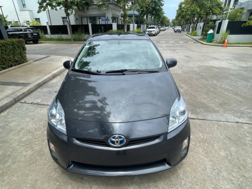 Prius 2011 option 4 sola ( Tax ) 18.500$
