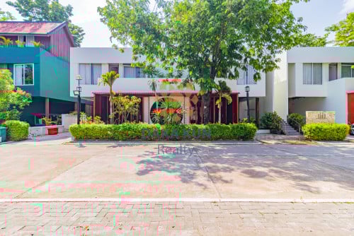 ផ្ទះវីឡាលក់ មានអាងហែលទឹក ក្នុងក្រុងសៀមរាប/ Villa for Sale with Swimming Pool in Siem Reap