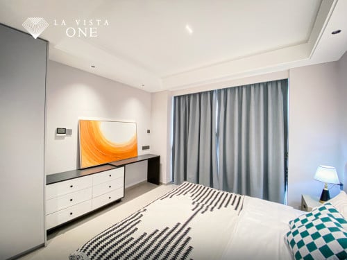 Exclusive Riverfront Condo -La Vista One