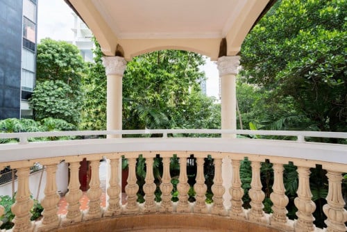 Spacious Villa 5 Bedrooms For Rent in BKK1